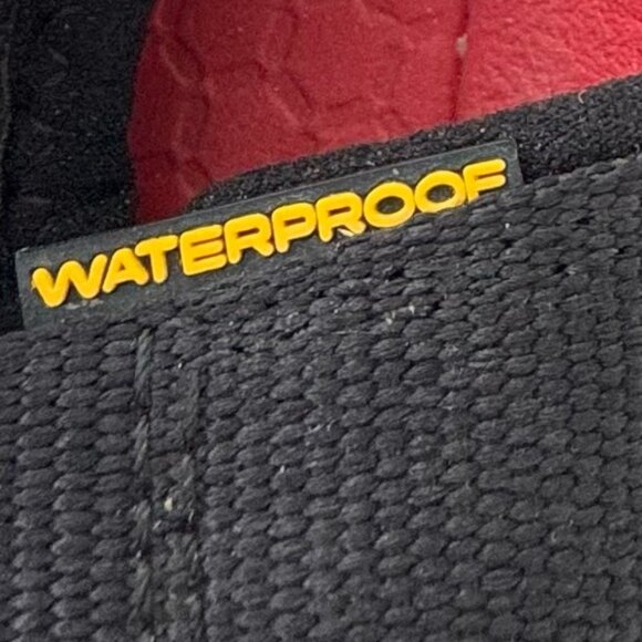 Keen Black Red Closed Toe Waterproof Rugged Outdoorsy All Terrain Men 10 Sandals - Picture 8 of 13